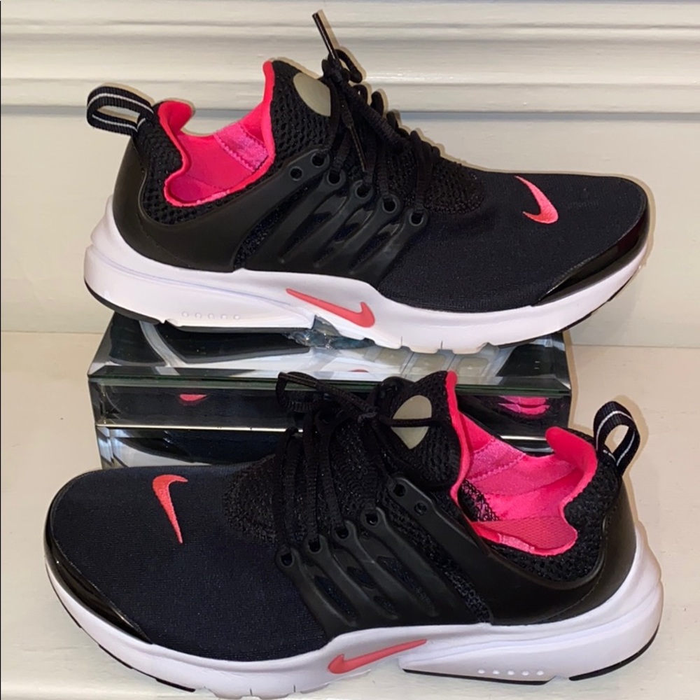 Nike Tennis Shoes!
